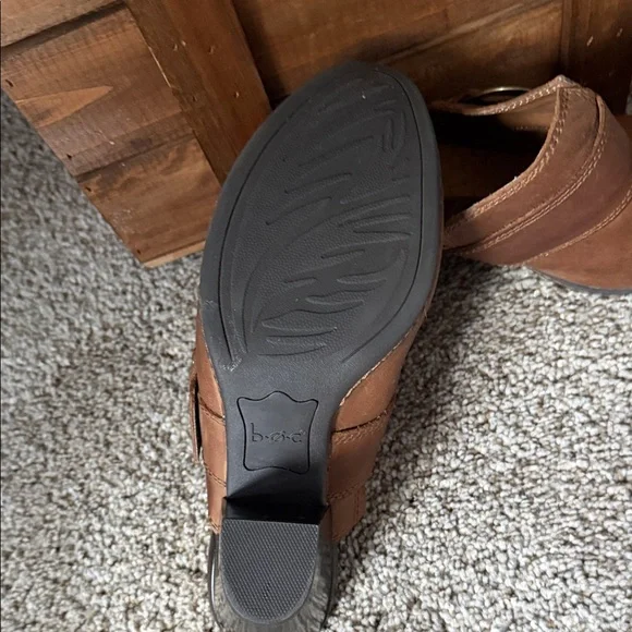 b.o.c. Suzi Brown Leather Heeled Mules Size 8 Clogs Block Heel Buckle GUC - Picture 6 of 9